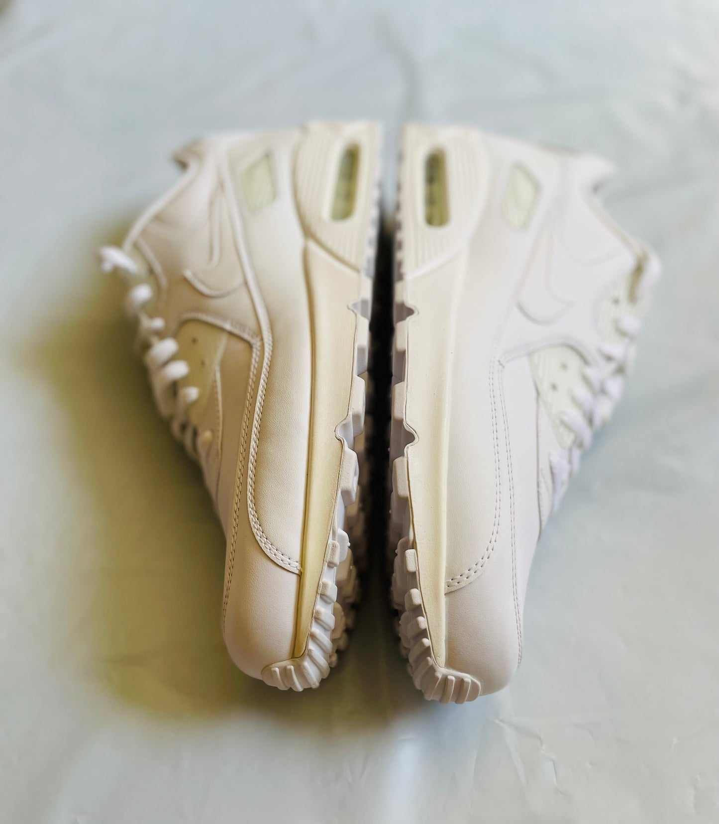 Nike Air Max 90 LTR Mens sz 13D yellowed