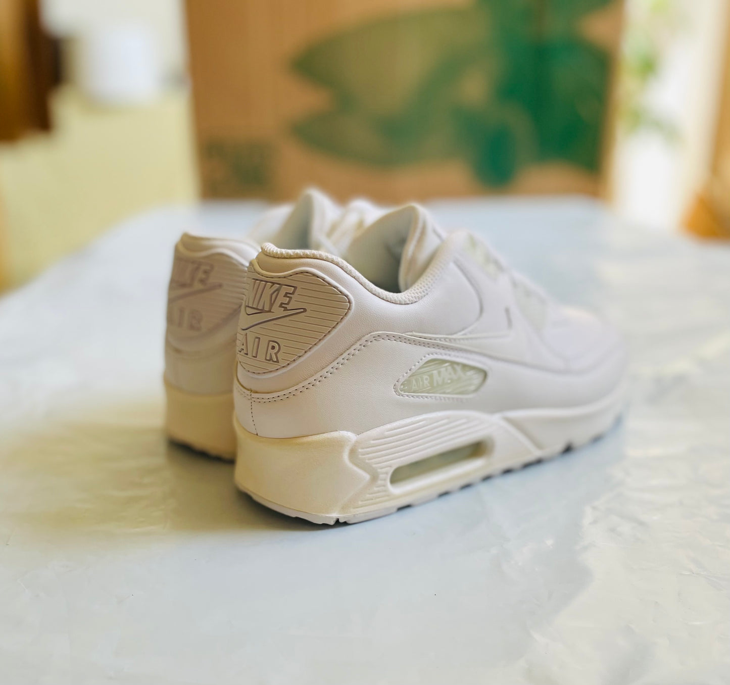 Nike Air Max 90 LTR Mens sz 8B yellowed