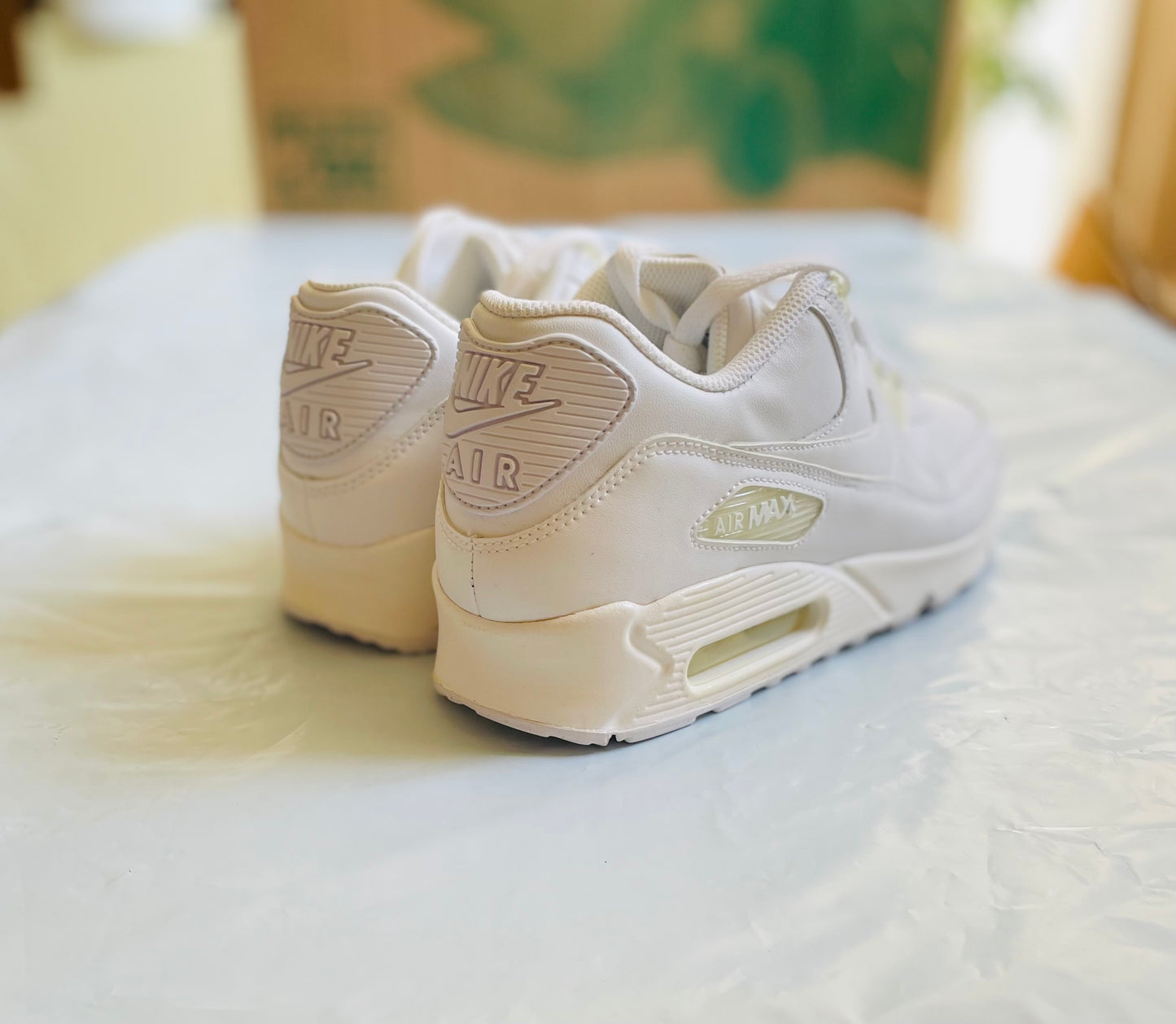 Nike Air Max 90 LTR Mens sz 8.5B yellowed