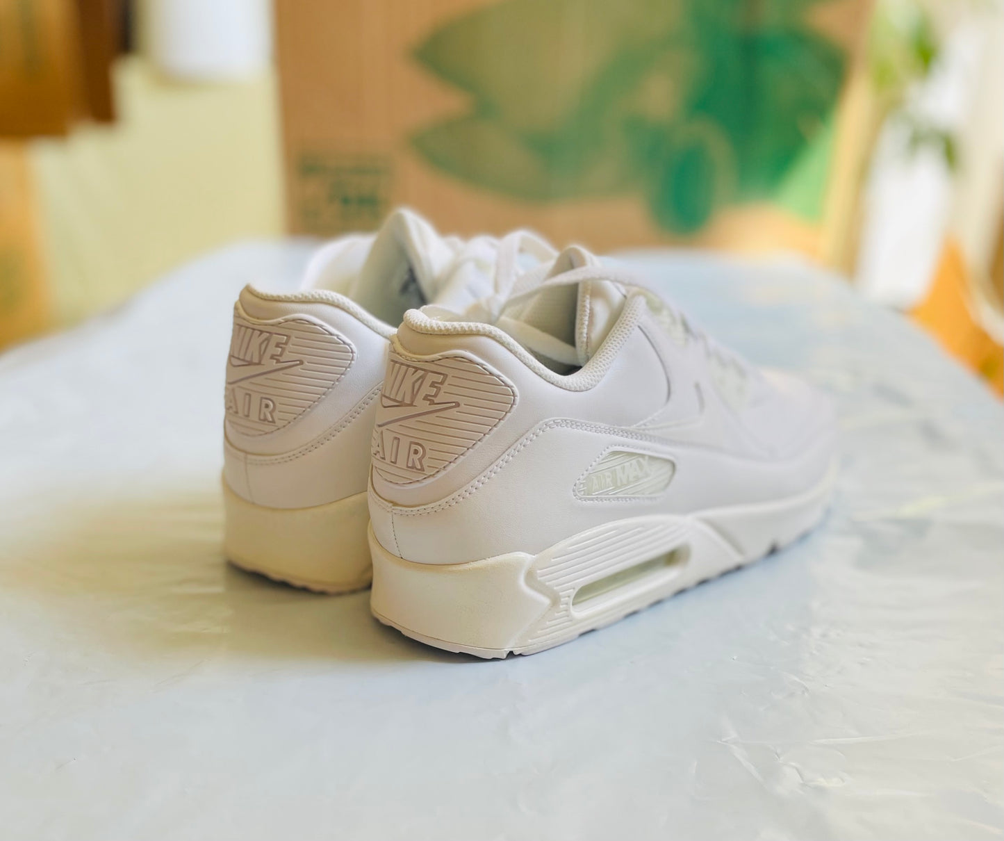 Nike Air Max 90 LTR Mens sz 13D yellowed