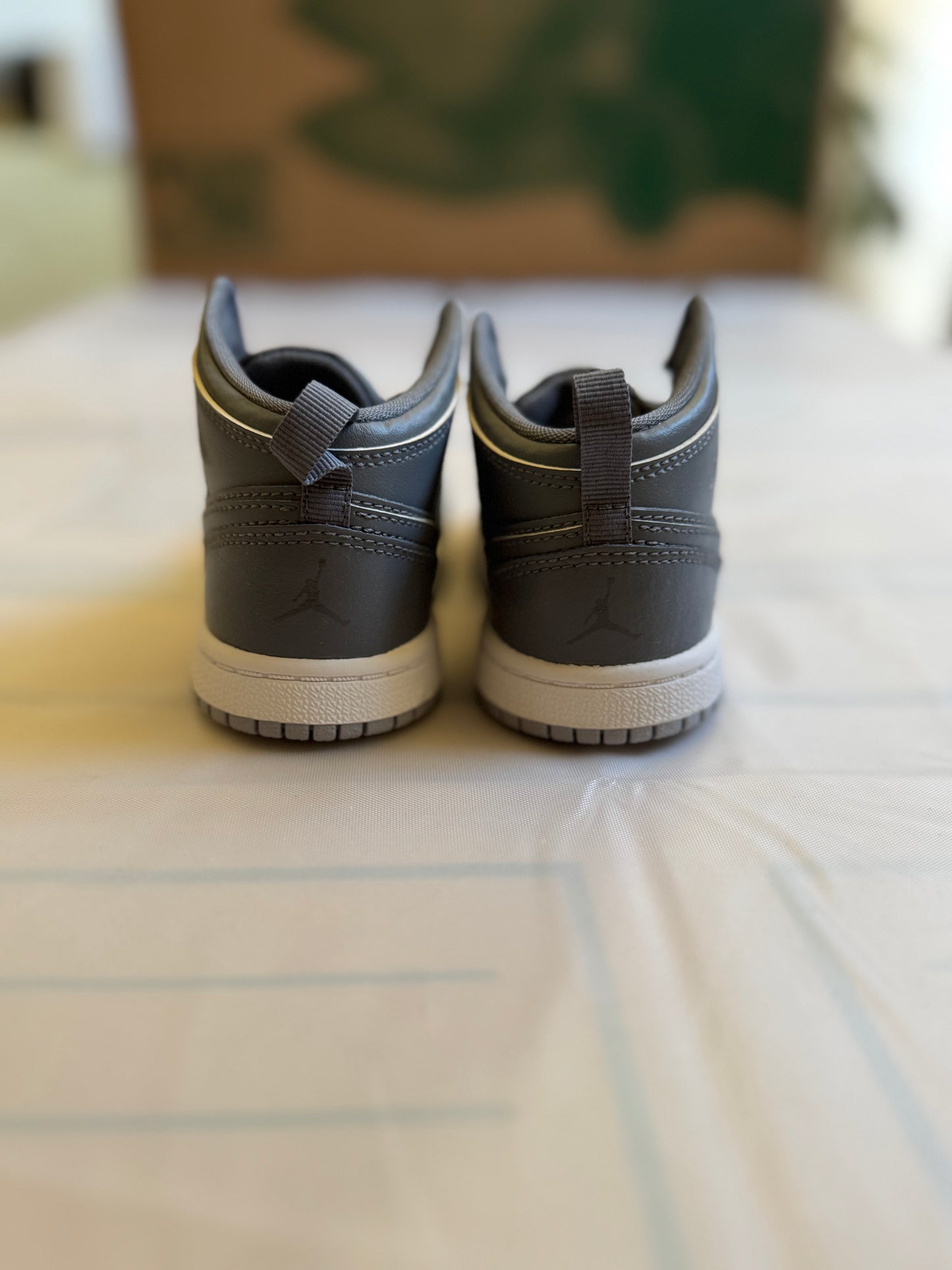 Jordan 1 mid bt