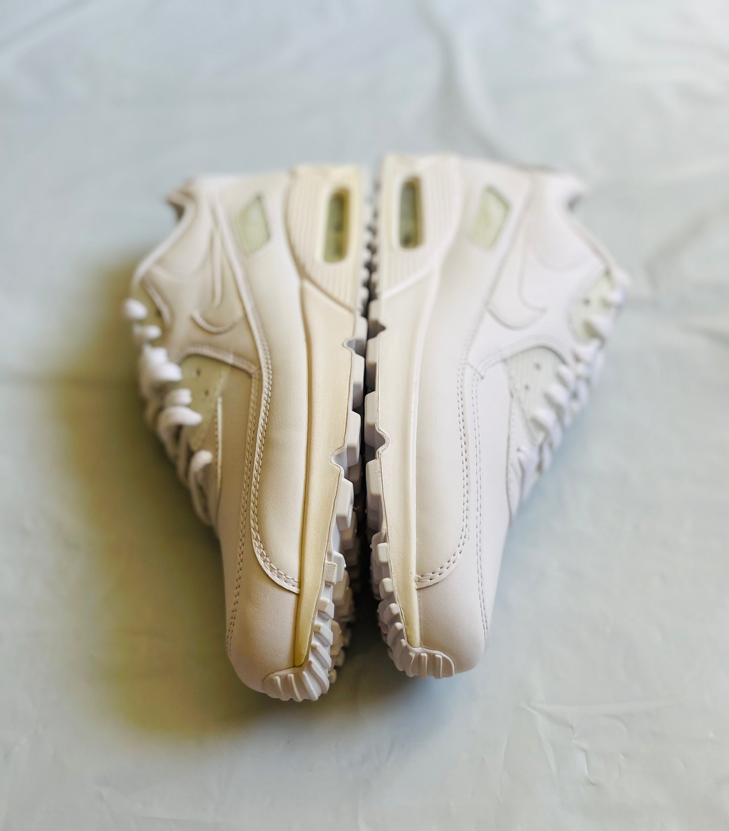 Nike Air Max 90 LTR Mens sz 8.5B yellowed