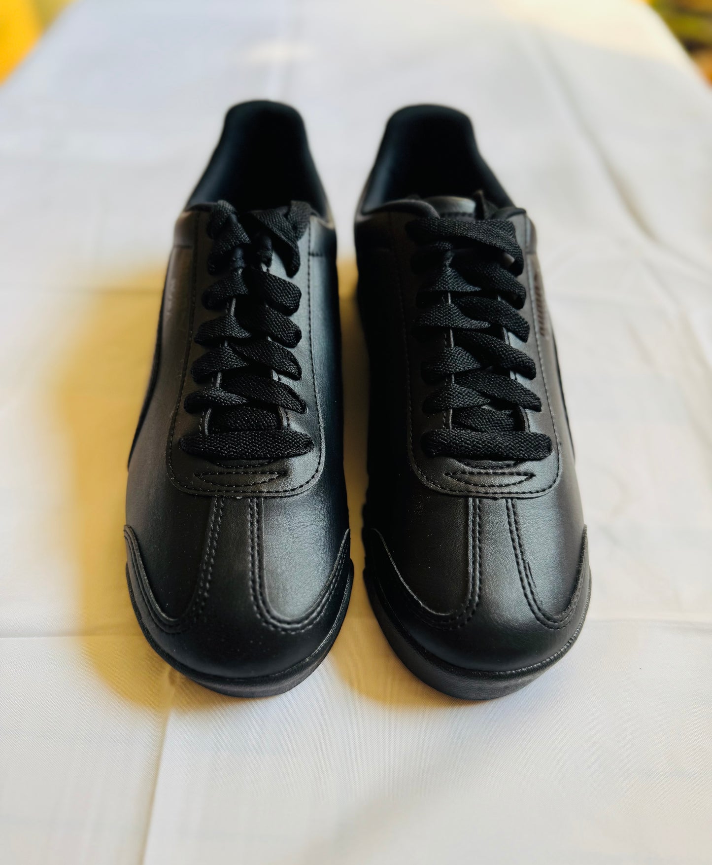 Roma Basic all black