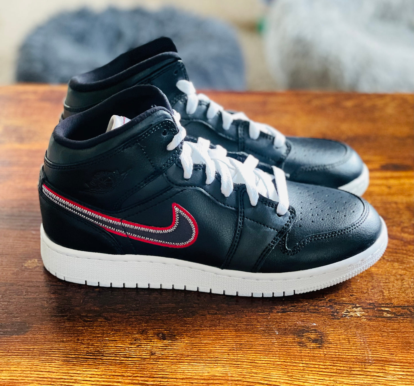 Jordan 1 Mid SE (GS)