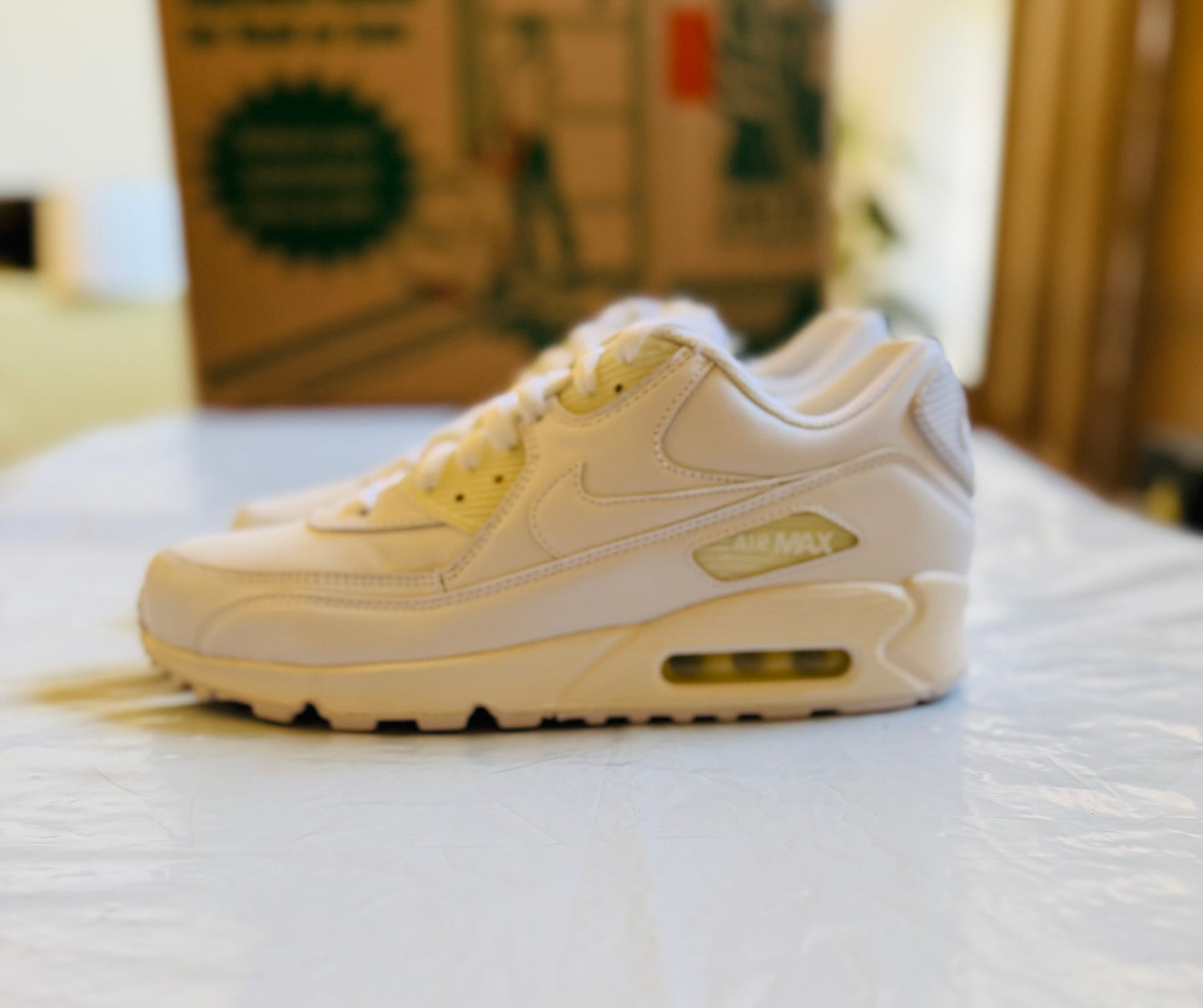 Nike Air Max 90 LTR Mens sz 8.5C yellowed