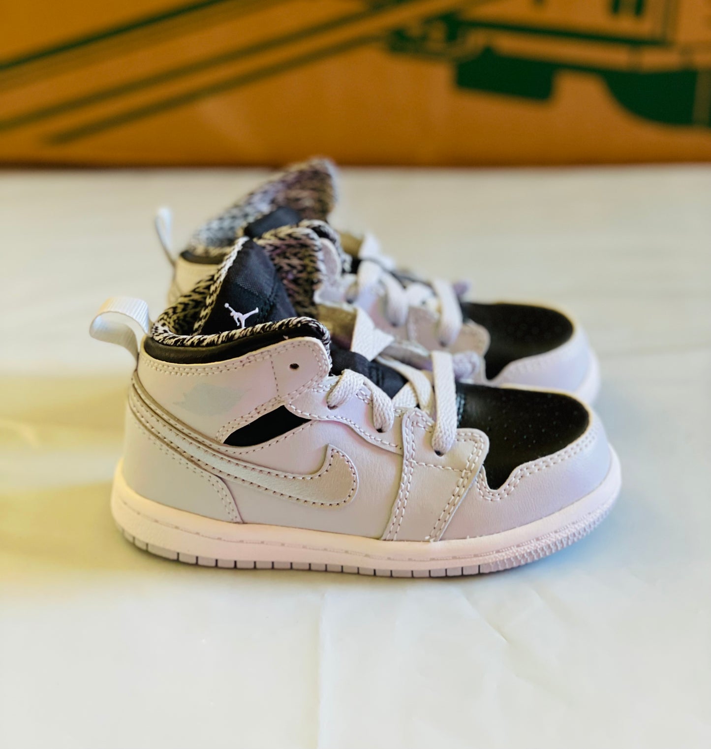 Jordan 1 mid bt