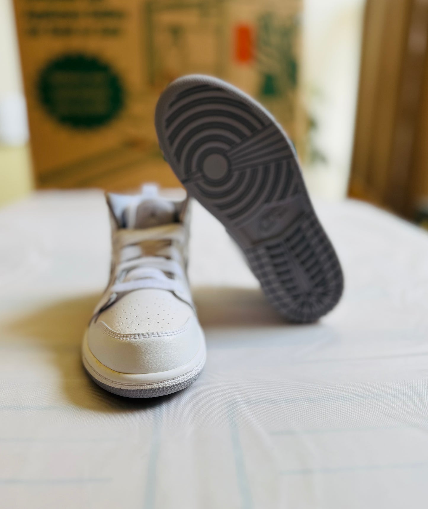 Jordan 1 Mid Kids White/Wolf Grey