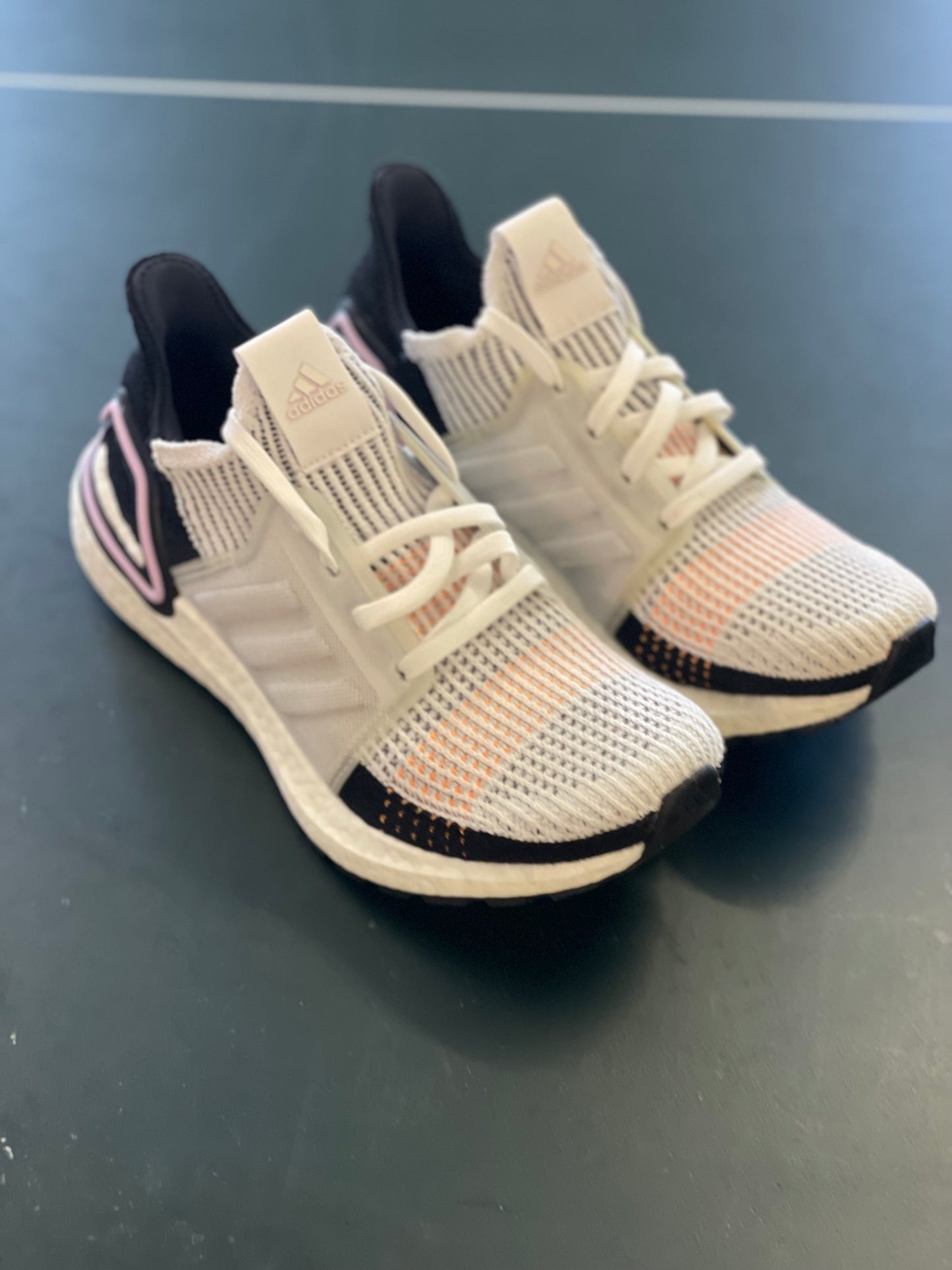 UltraBoost 19 w wht/blk/lavender