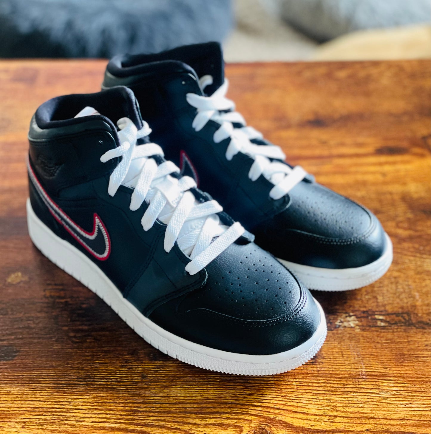 Jordan 1 Mid SE (GS)