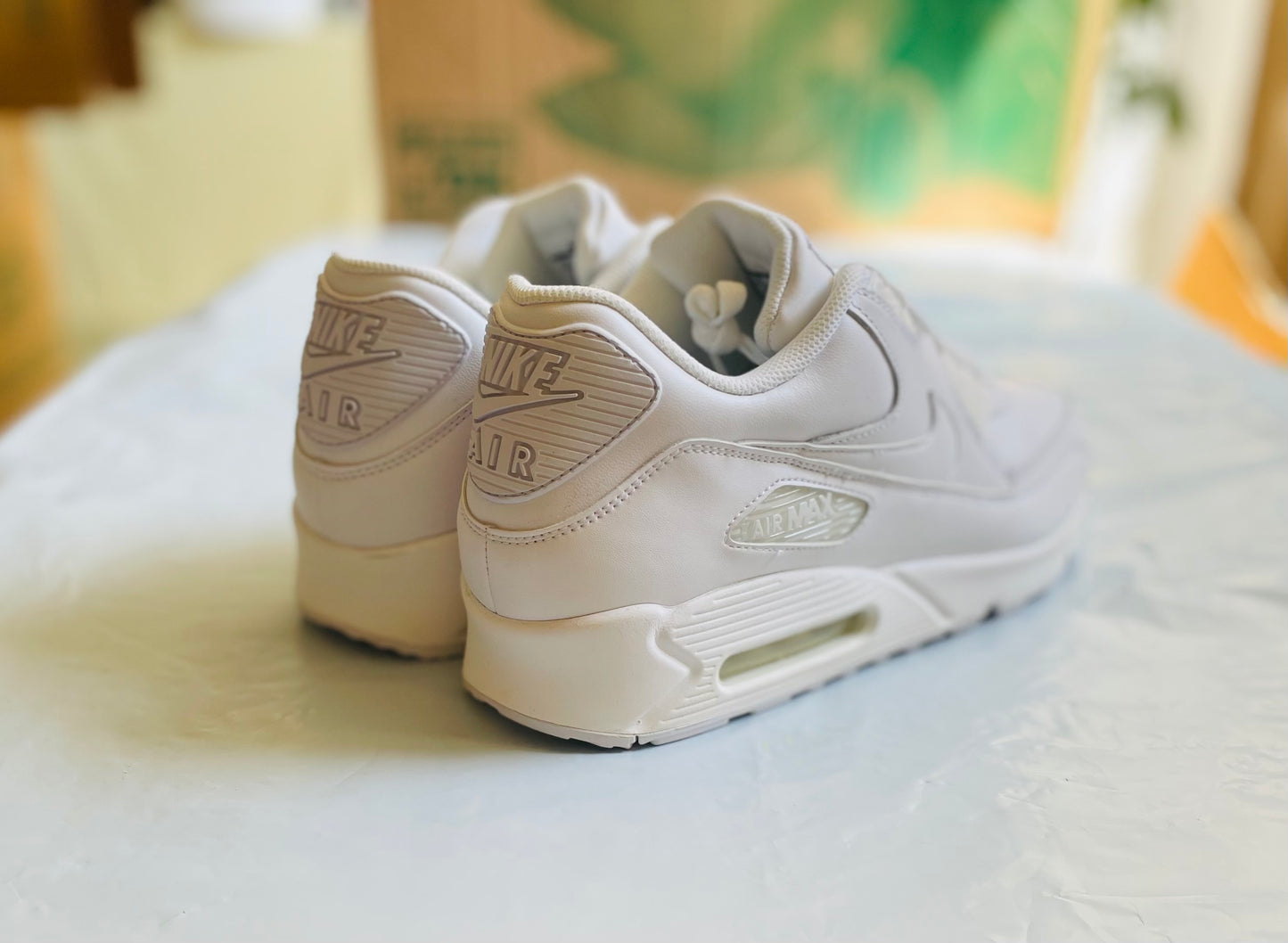 Nike Air Max 90 LTR Mens sz 13B yellowed
