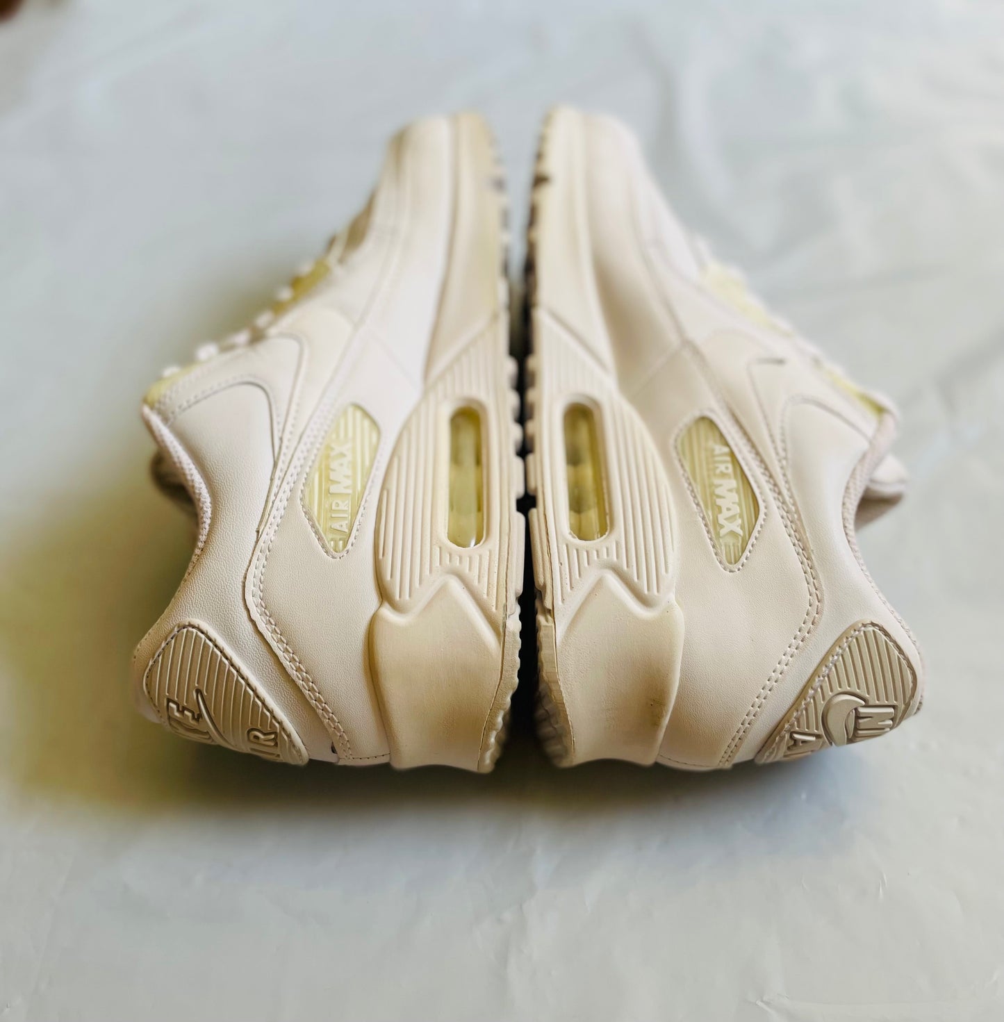 Nike Air Max 90 LTR Mens sz 8D yellowed