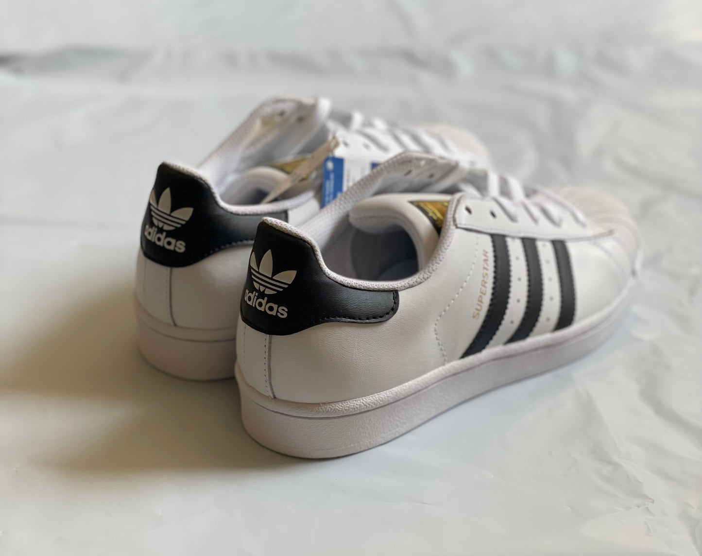 Superstar J White/Black