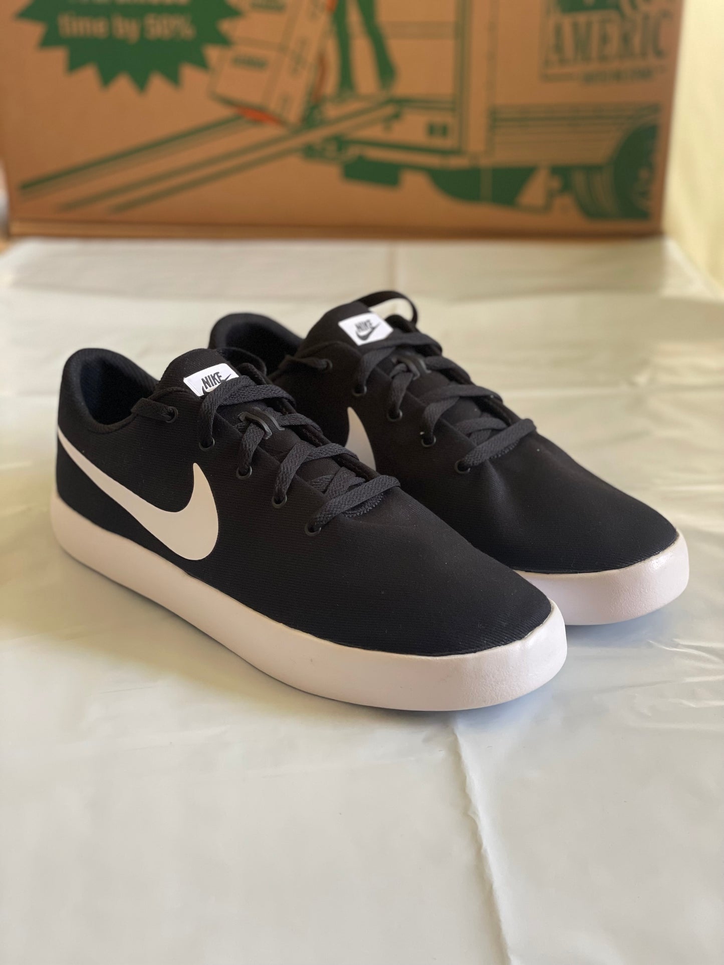 Essentialist Canvas blk/wht
