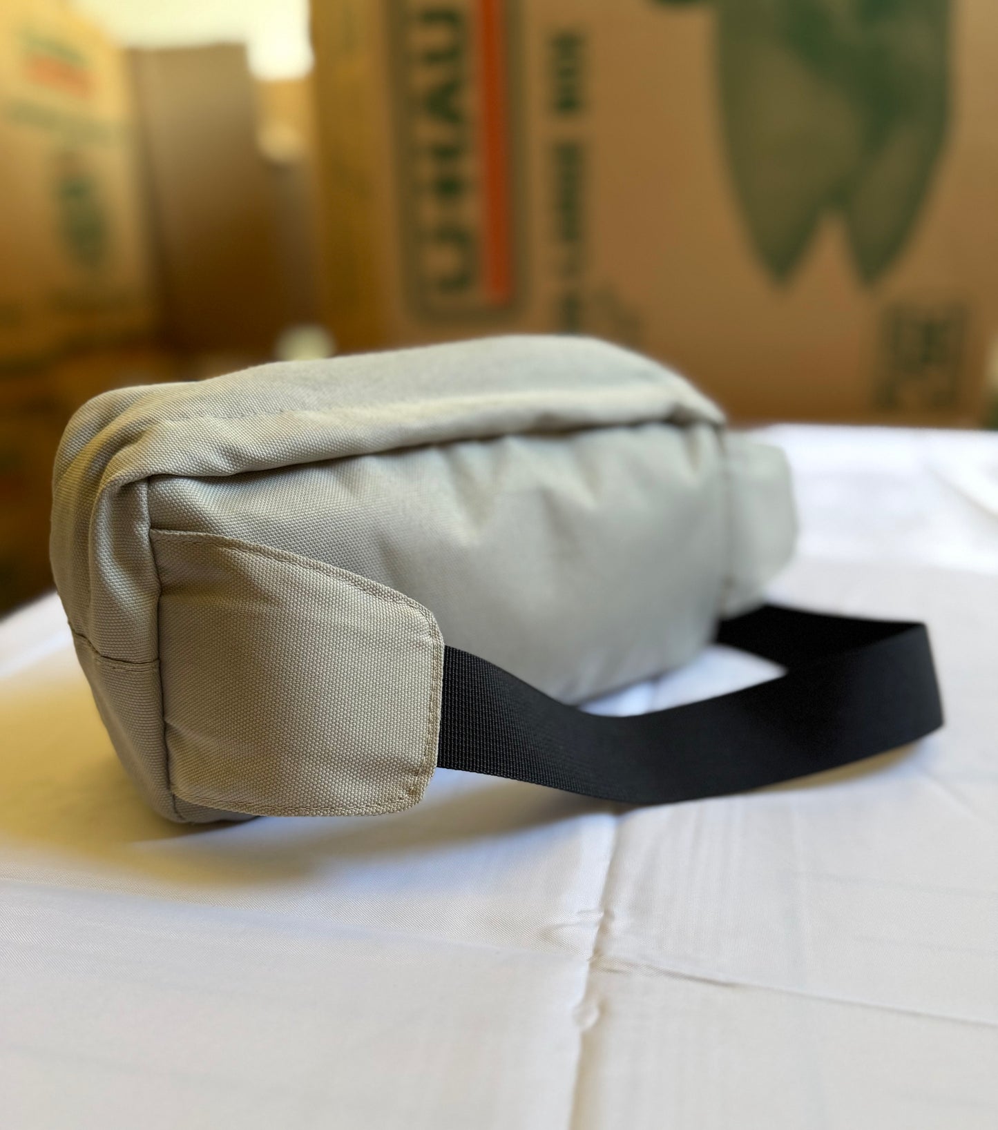 Mitchell & Ness Fanny Pack Off White