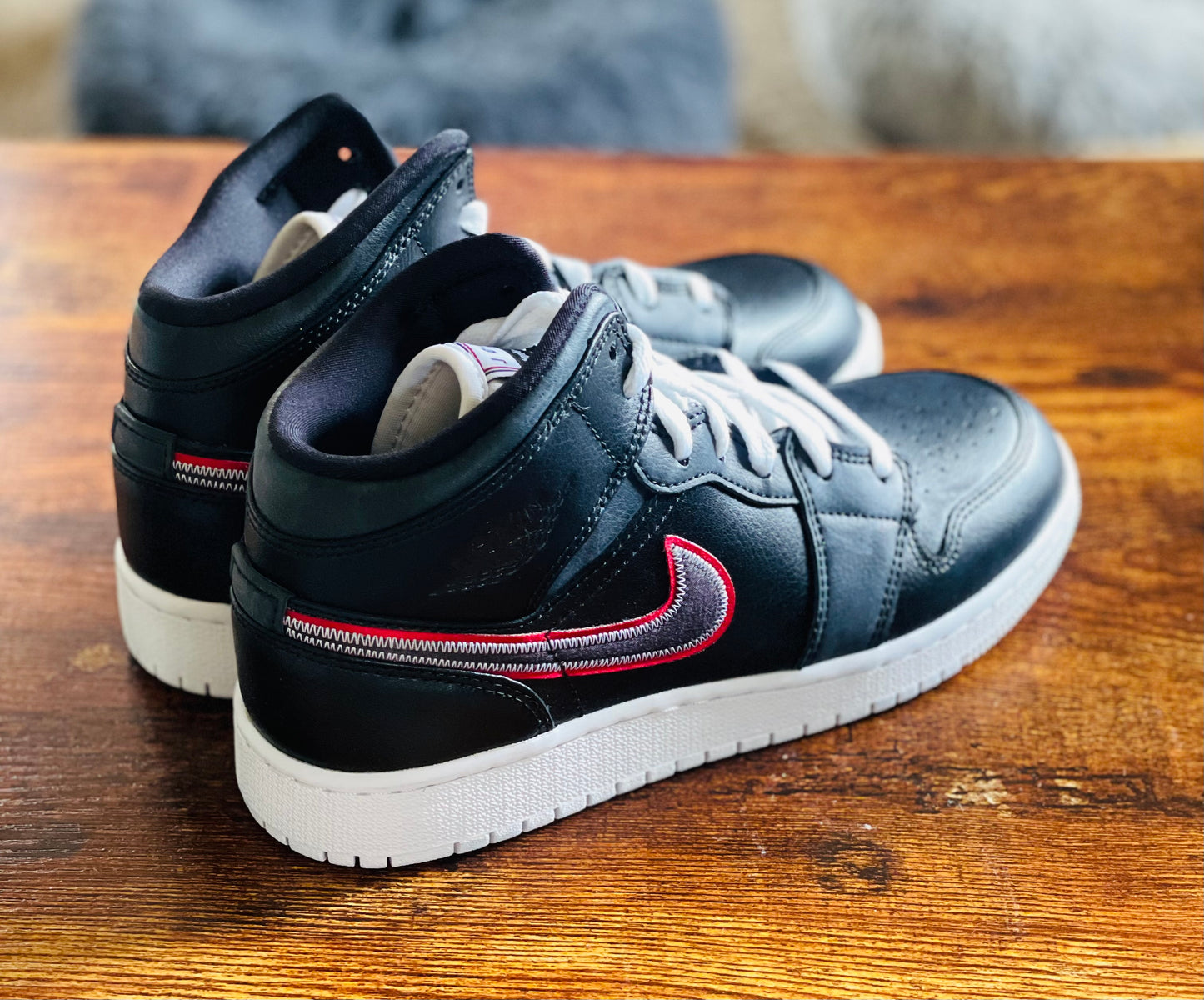 Jordan 1 Mid SE (GS)