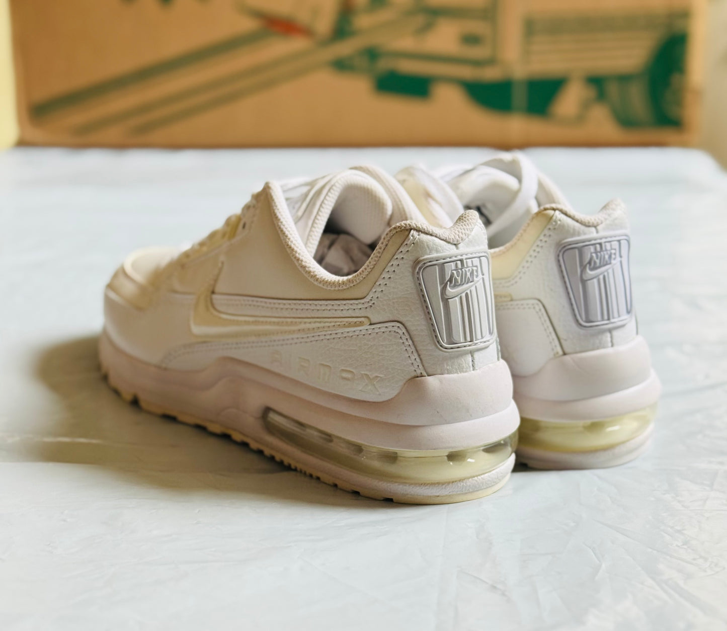 Nike Air Max LTD 3 Mens Premium Triple White sz 8A slightly yellowed