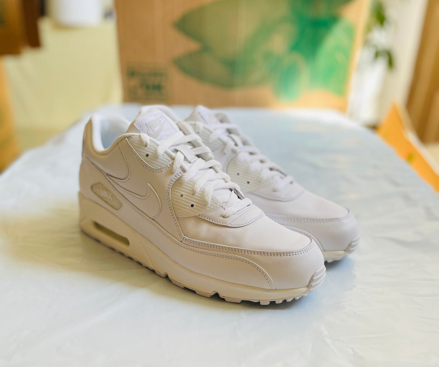 Nike Air Max 90 LTR Mens sz 13B yellowed