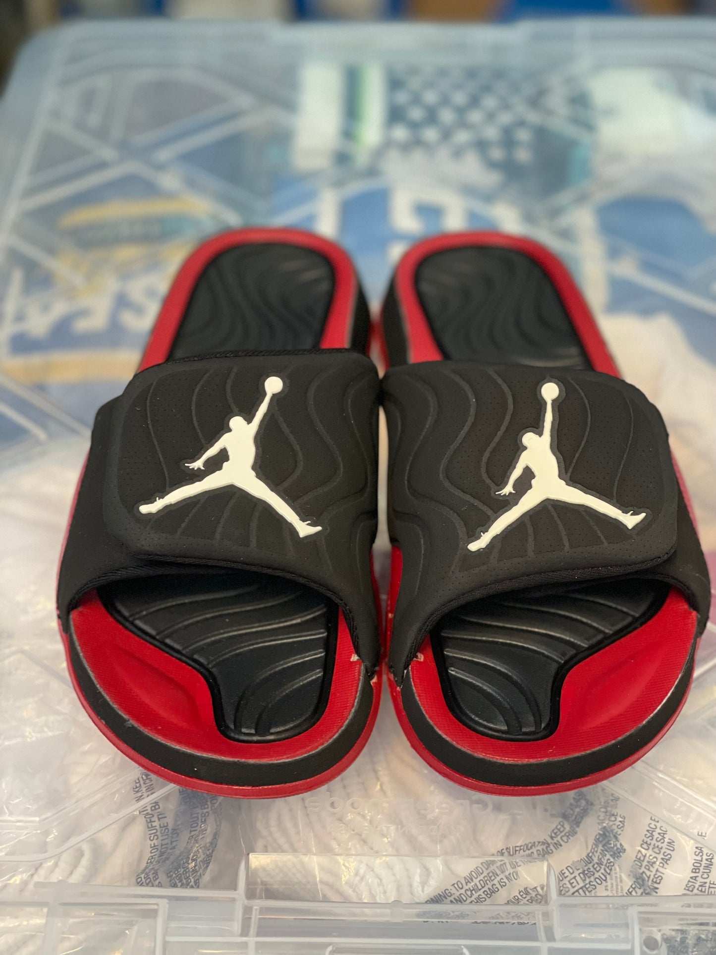 Jordan Hydro 4 Men blk/red Size 12 only