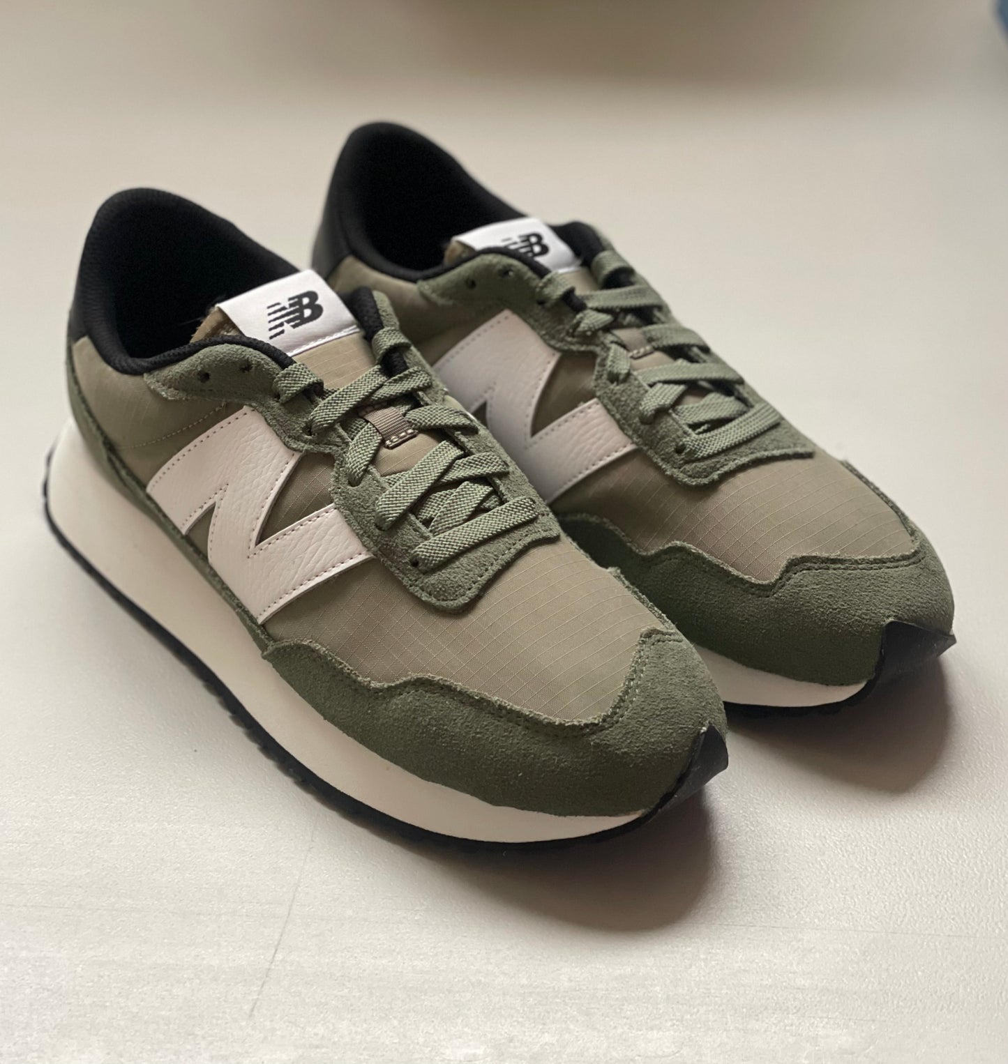 New Balance 237 UT1