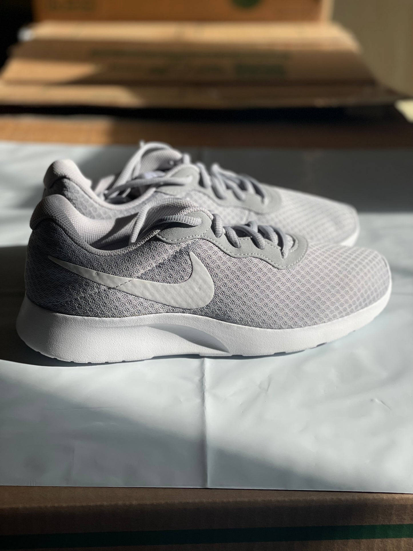 Tanjun Grey/White