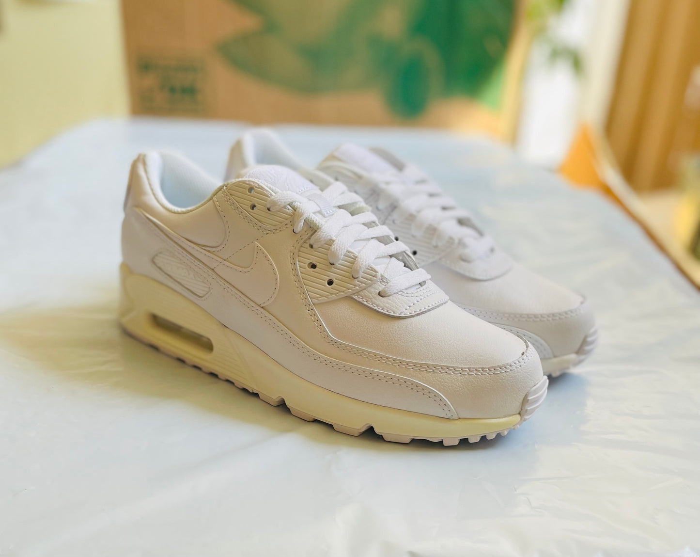 Nike Air Max 90 LTR 2020 Mens triple white yellowed sz 10A