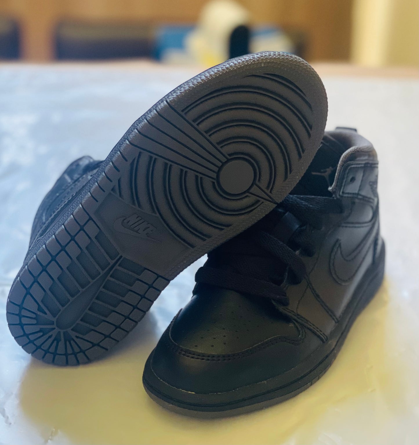 Jordan 1 Mid Kids blk/blk-dark grey