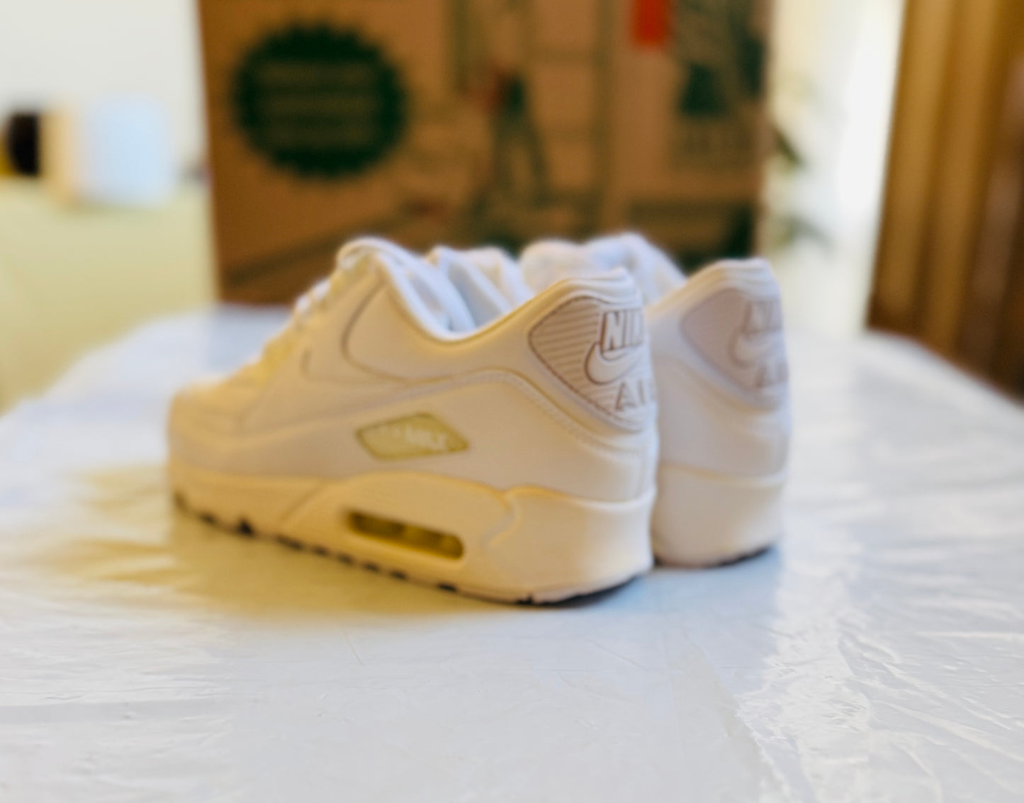 Nike Air Max 90 LTR Mens sz 8.5C yellowed