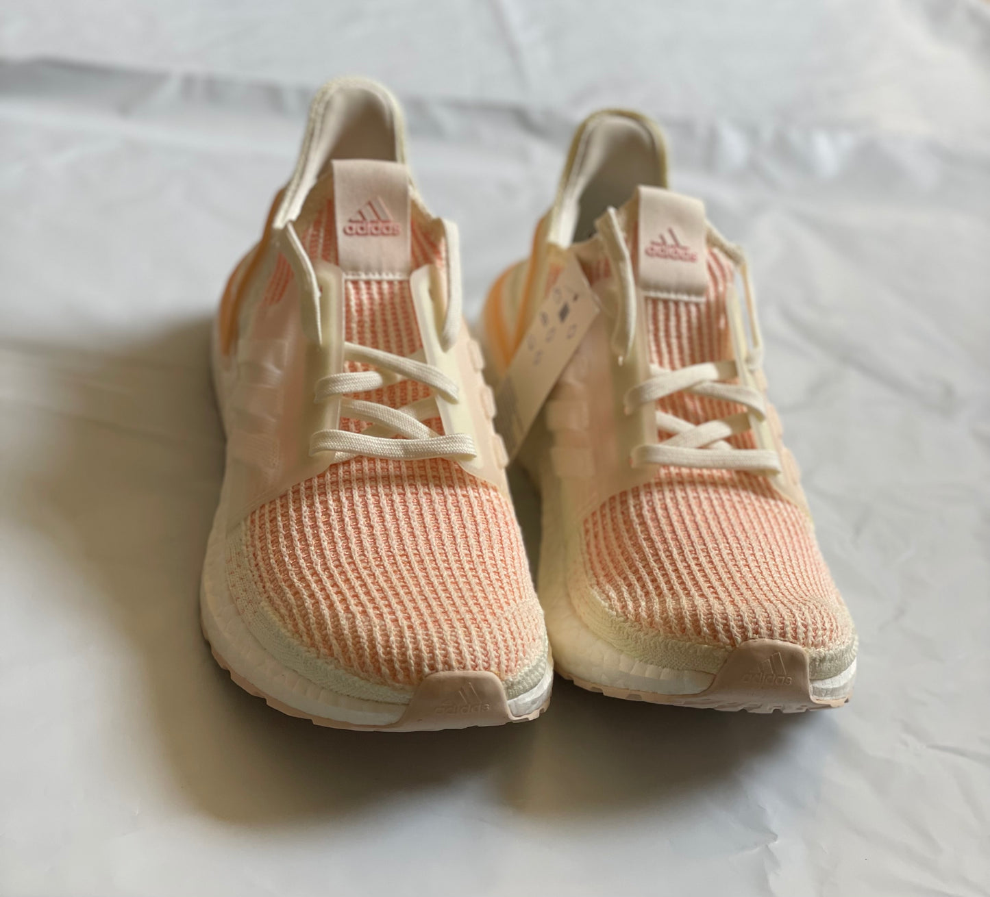 UltraBoost 19 w wht/peach