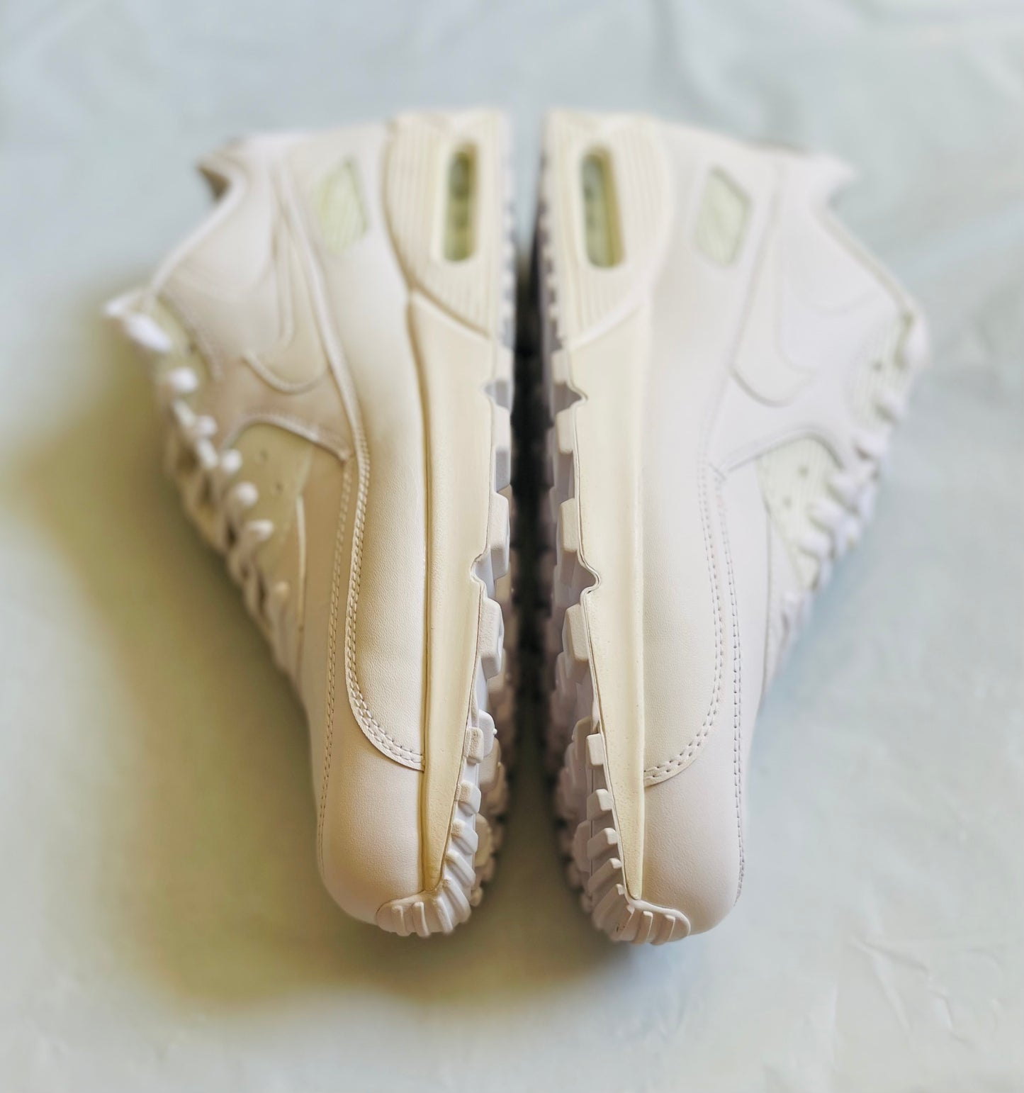 Nike Air Max 90 LTR Mens sz 13A yellowed