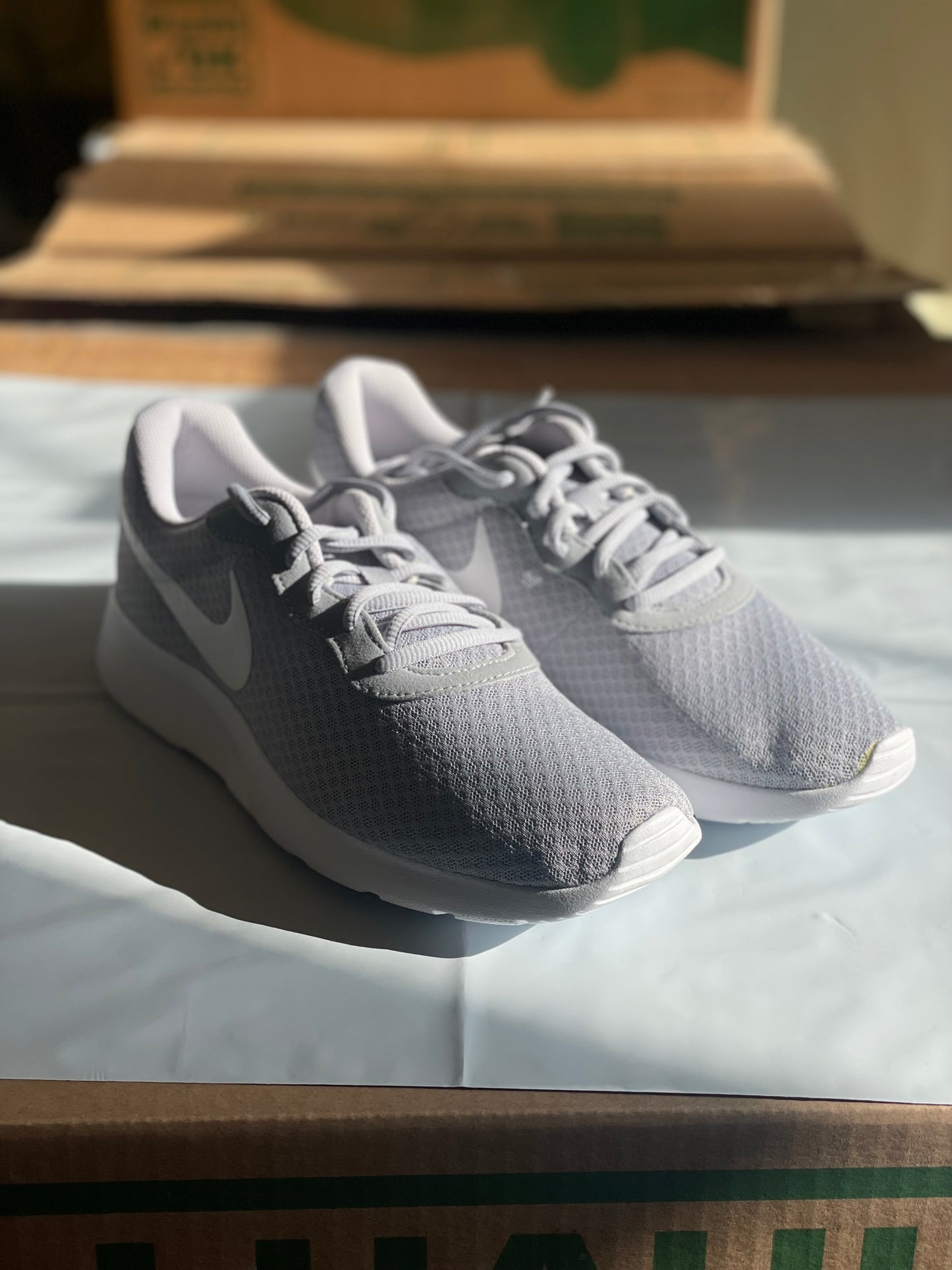 Tanjun Grey/White