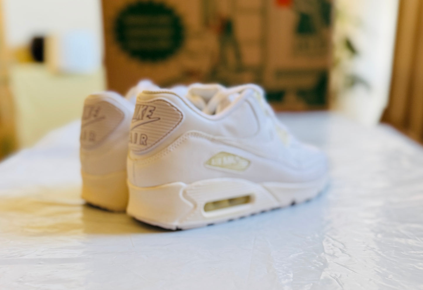 Nike Air Max 90 LTR Mens sz 8.5C yellowed