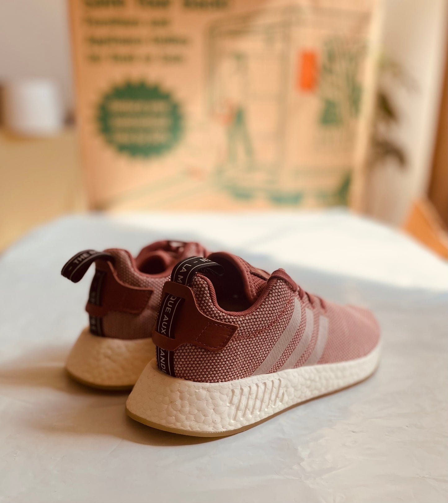 NMD_R2 W