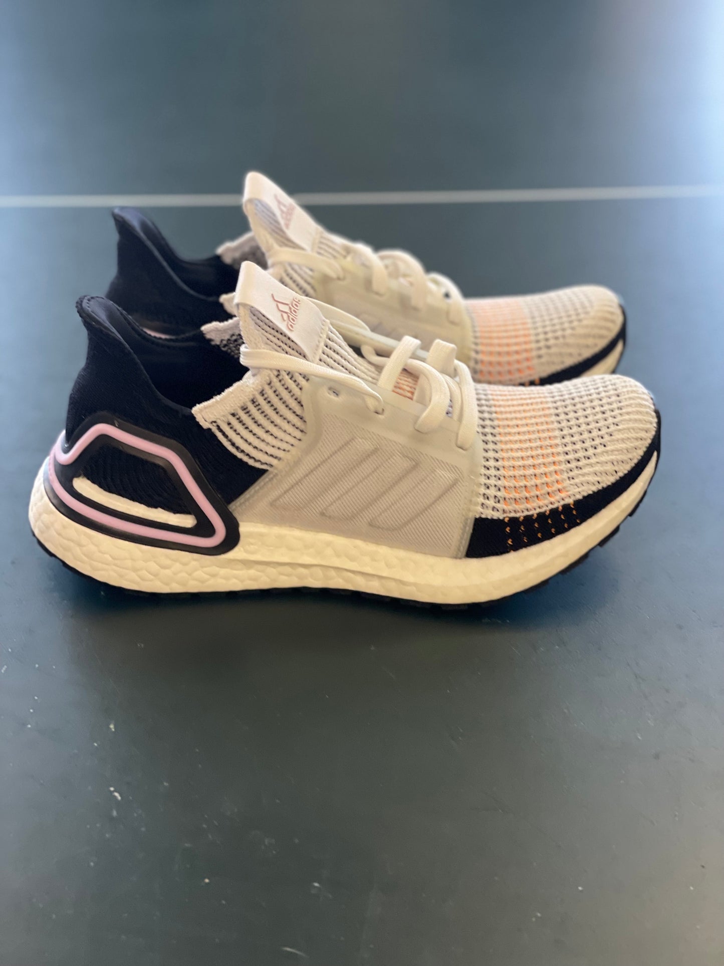 UltraBoost 19 w wht/blk/lavender