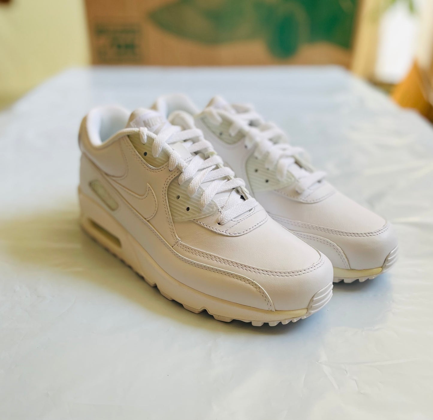 Nike Air Max 90 LTR Mens sz 8.5B yellowed