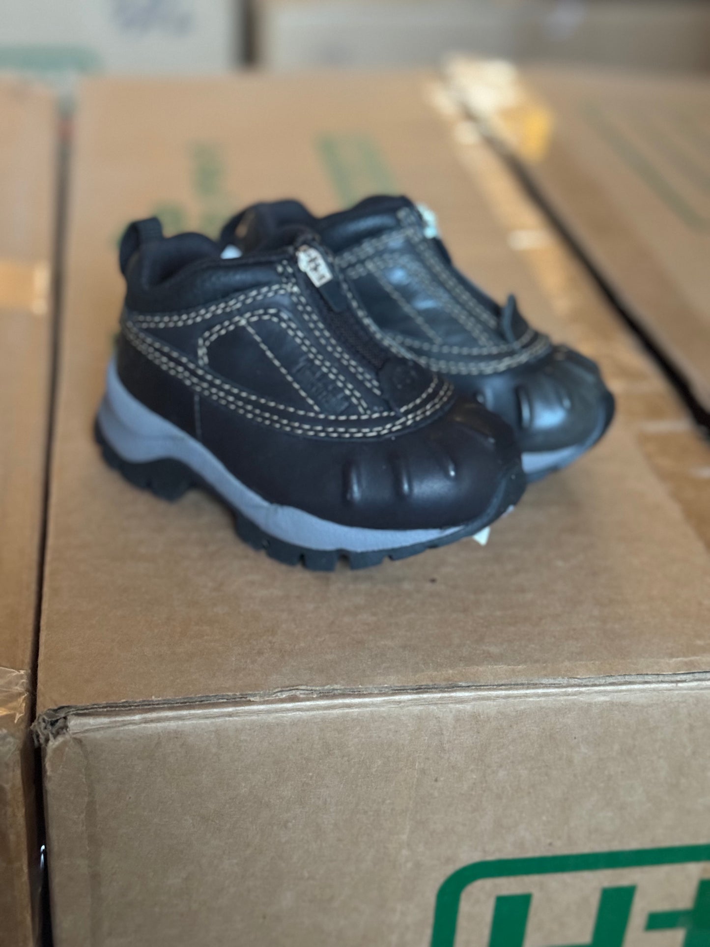 Infants Zippered boot
