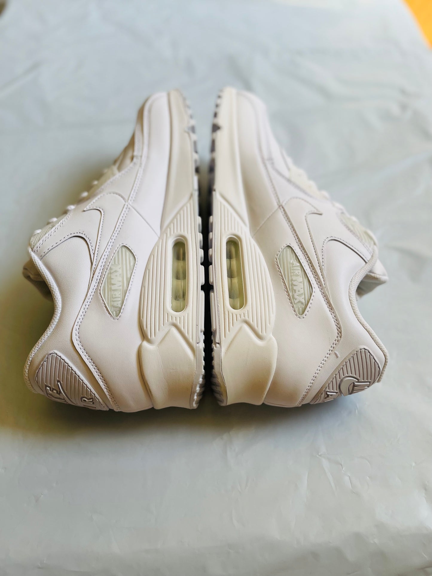 Nike Air Max 90 LTR Mens sz 13B yellowed