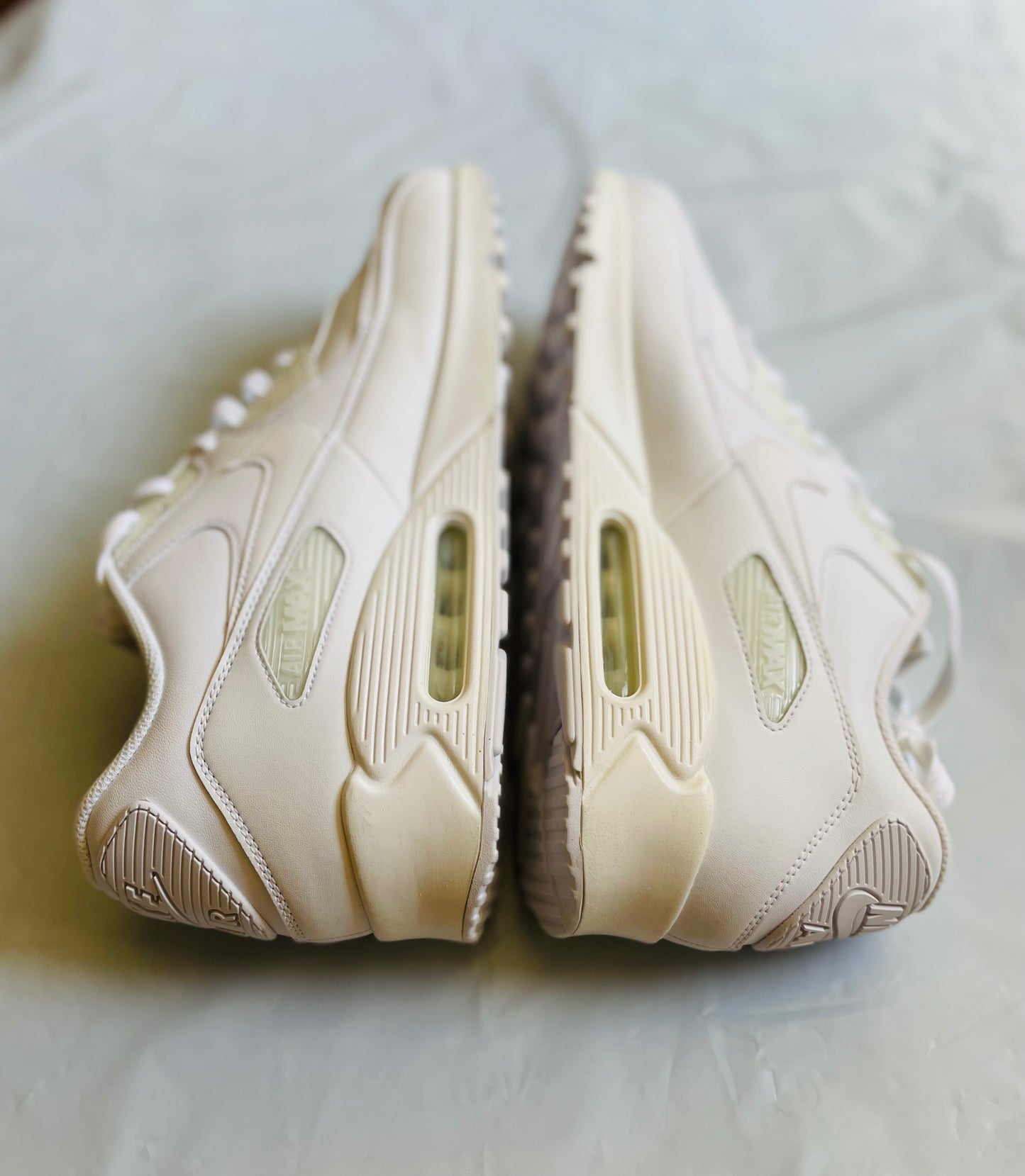 Nike Air Max 90 LTR Mens sz 13D yellowed