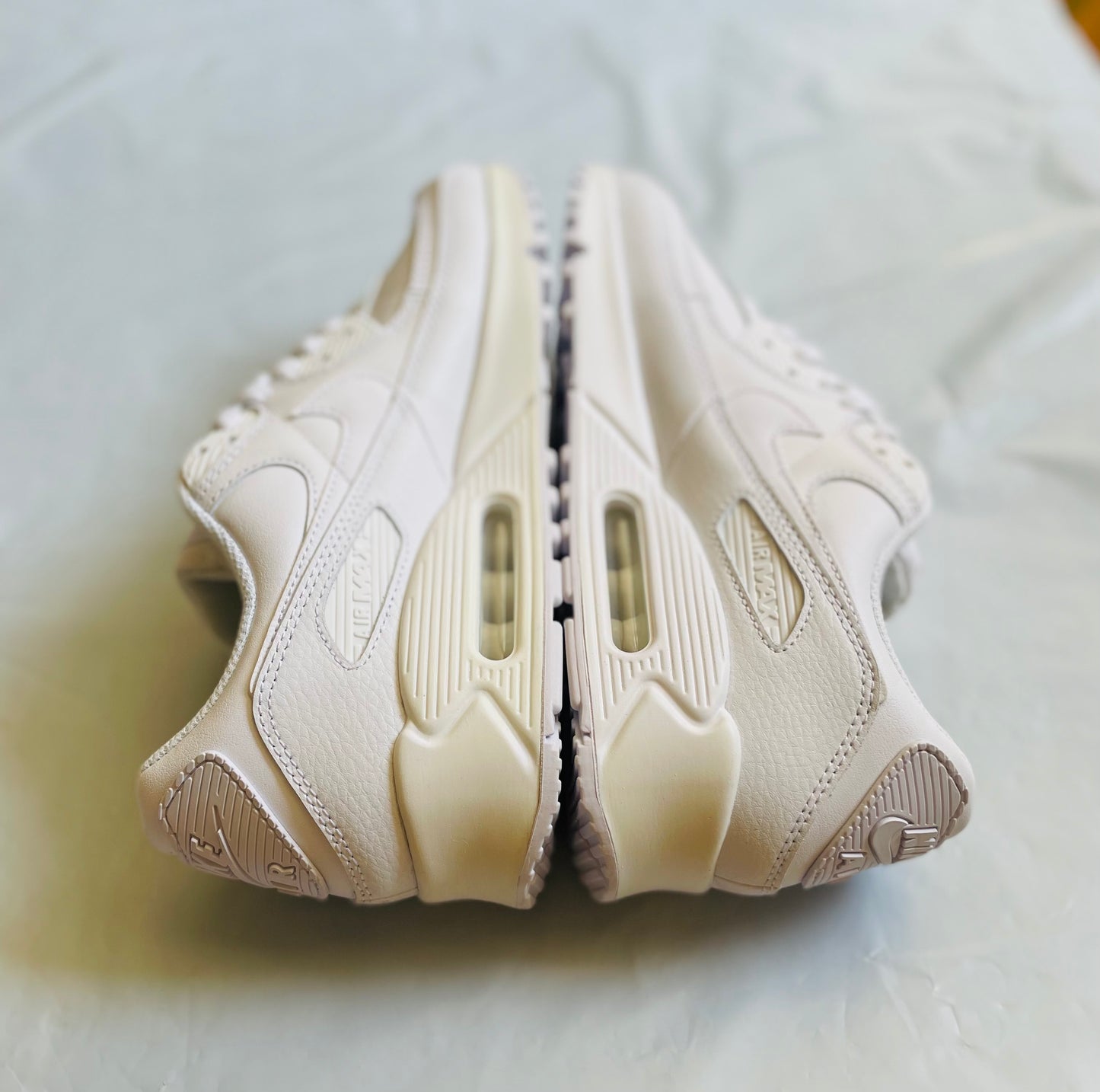 Nike Air Max 90 LTR 2020 Mens triple white yellowed sz 10A