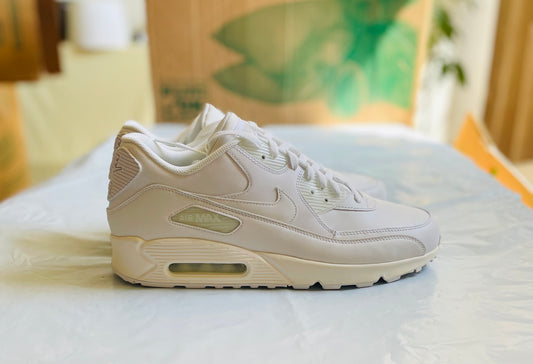 Nike Air Max 90 LTR Mens sz 13A yellowed