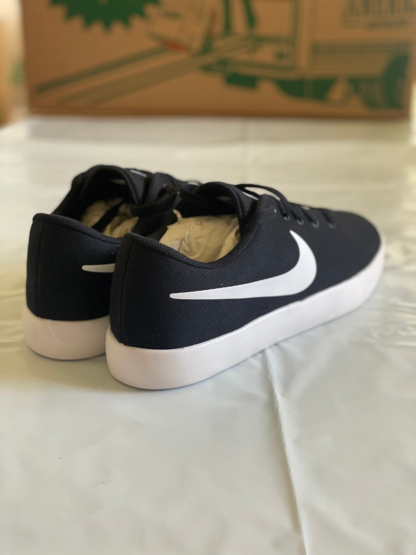 Essentialist Canvas blk/wht