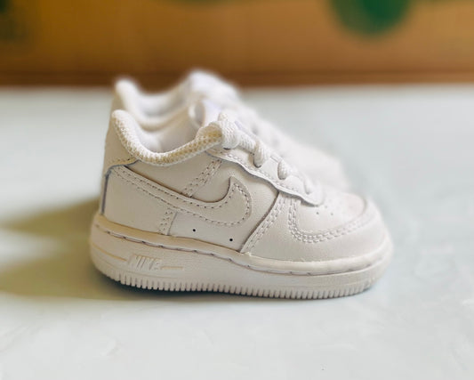 Air Force 1 all white low infants (TD) newer