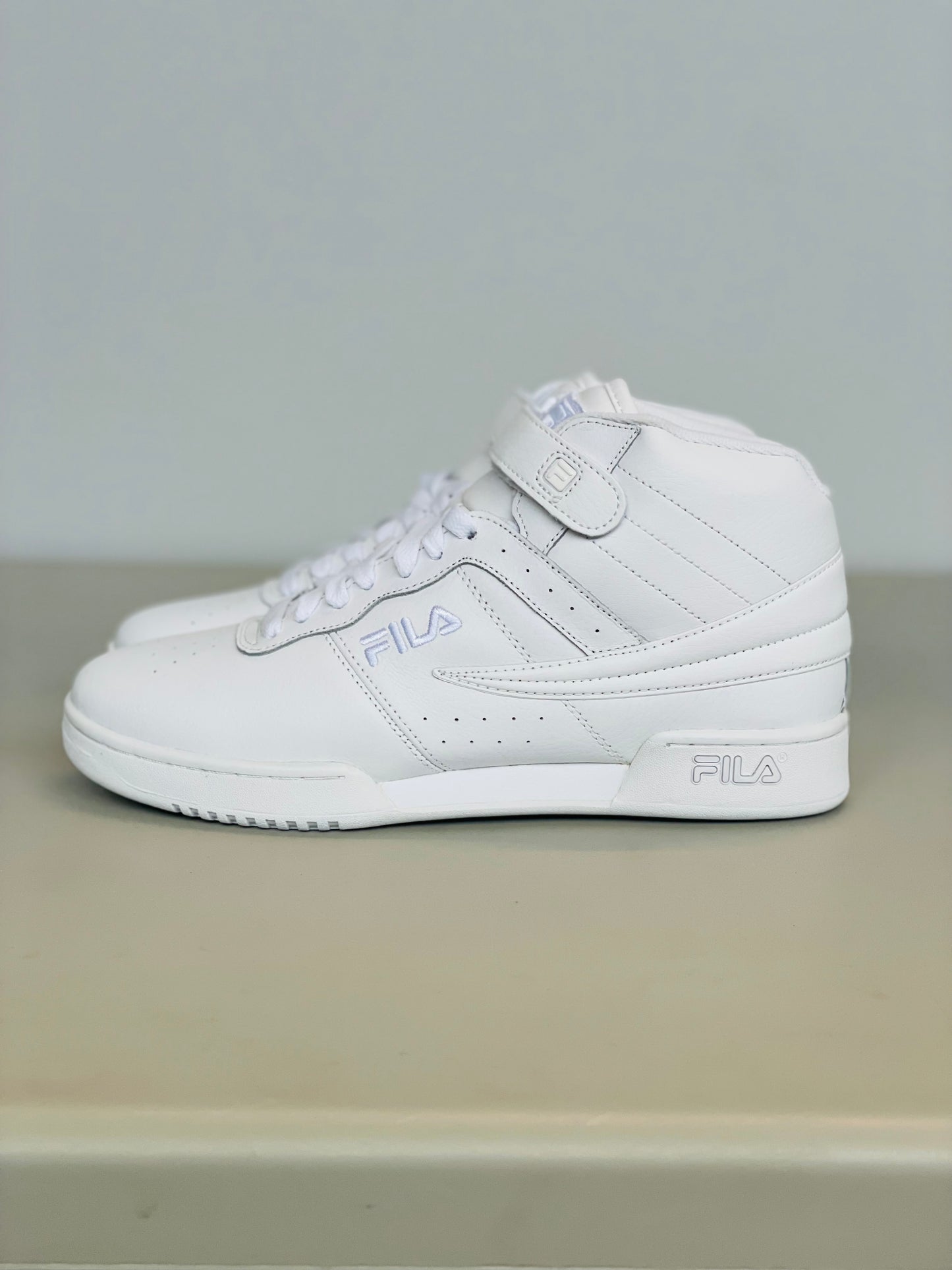 F-13V Mid Cut Triple White