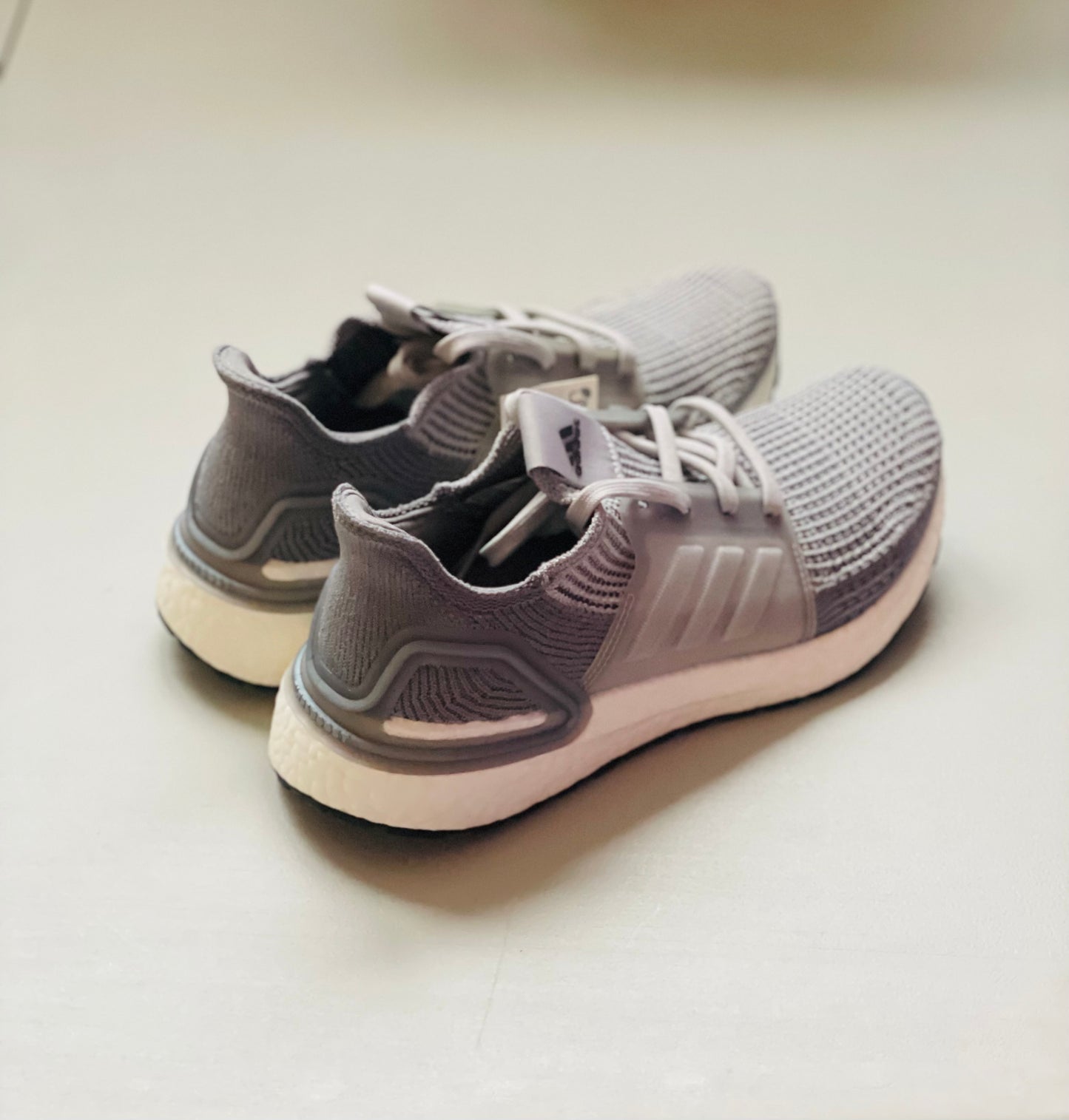 UltraBoost 19 w grey