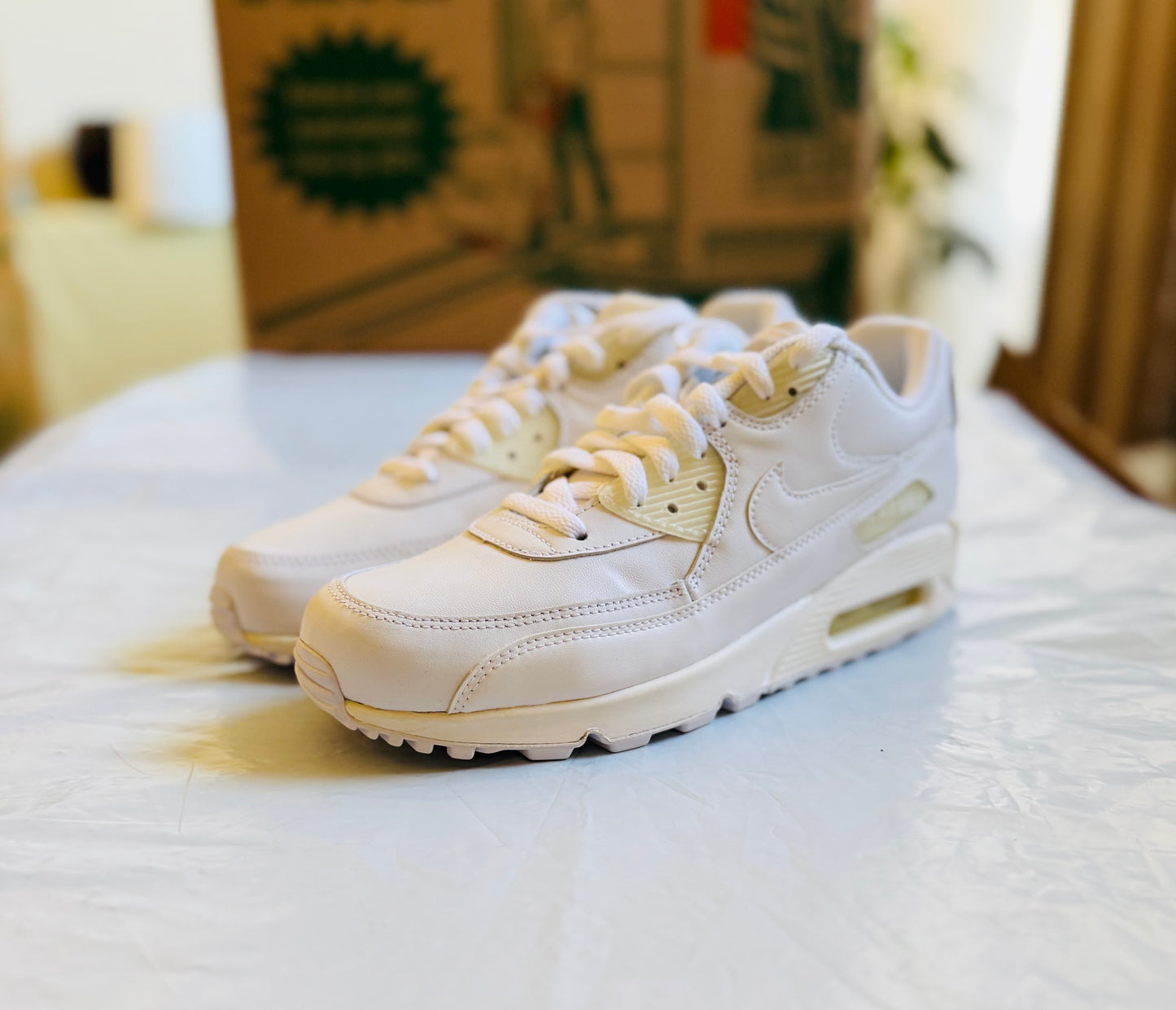 Nike Air Max 90 LTR Mens sz 8.5C yellowed