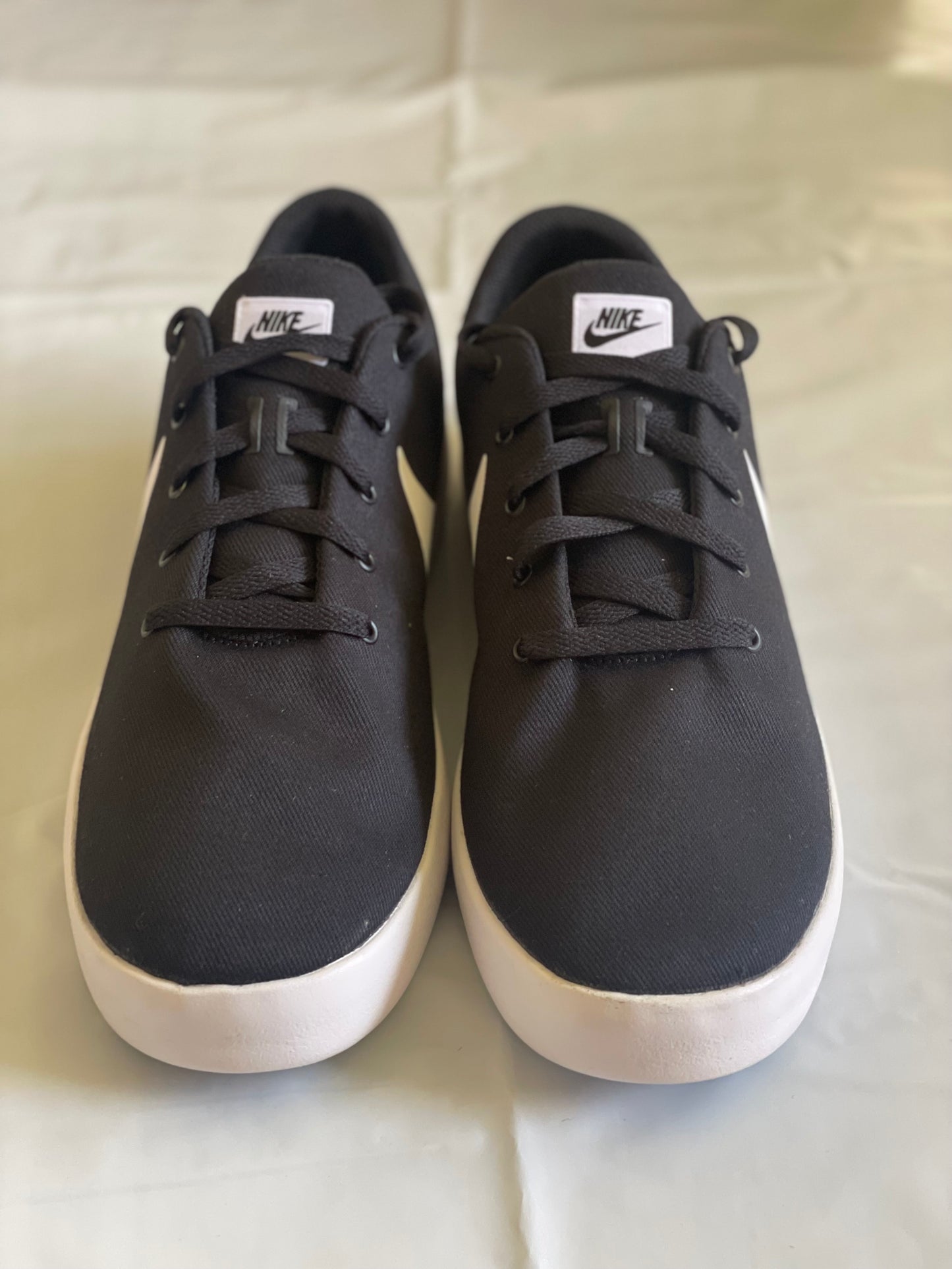 Essentialist Canvas blk/wht