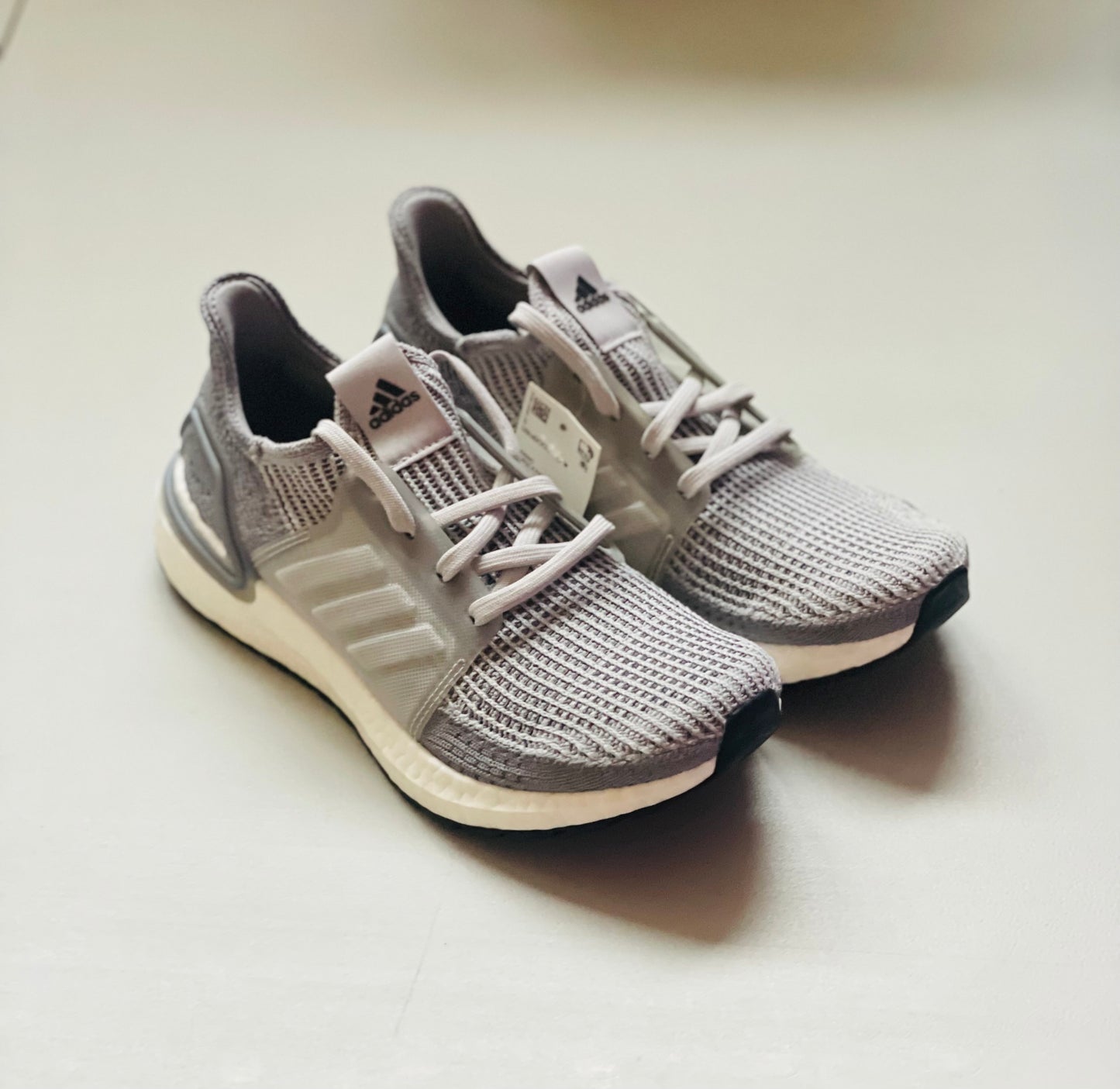 UltraBoost 19 w grey