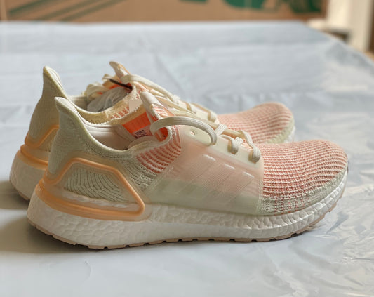 UltraBoost 19 w wht/peach