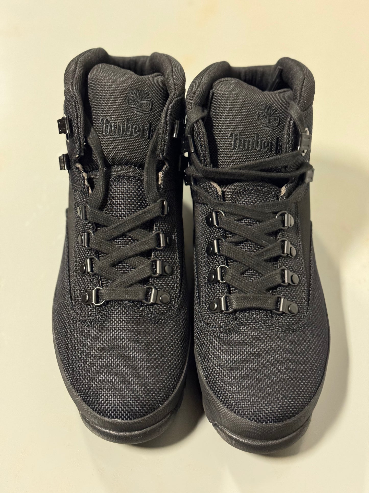 Eurohiker black knit