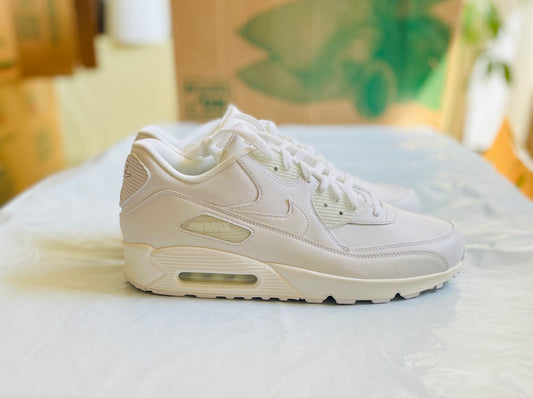 Nike Air Max 90 LTR Mens sz 13D yellowed