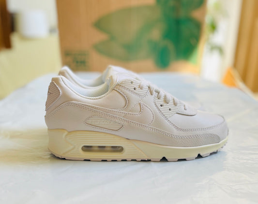 Nike Air Max 90 LTR 2020 Mens triple white yellowed sz 10A